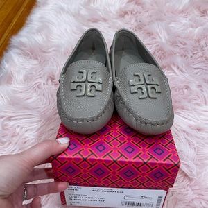Brand new tory burch loafer in gray leather